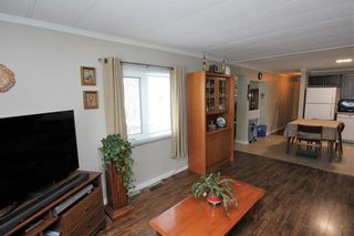 Photo 10: 90 Springwood Drive in Winnipeg: South Glen Residential for sale (2F)  : MLS®# 202301244