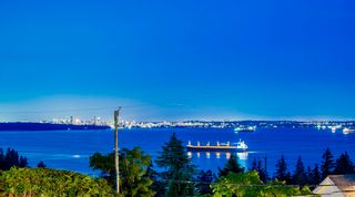 Photo 2: 4125 BURKEHILL Place in West Vancouver: Bayridge House for sale : MLS®# R2883080