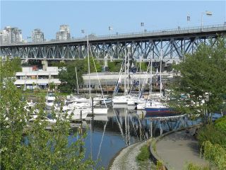 Photo 1: 407 1551 Mariner Walk in Vancouver: Condo for sale : MLS®# V966325