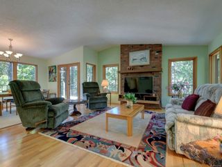 Photo 3: 4970 Prospect Lake Rd in Saanich: SW Prospect Lake House for sale (Saanich West)  : MLS®# 854469