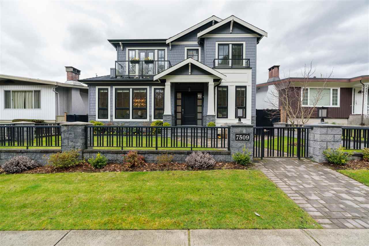 Main Photo: 7509 VIVIAN Drive in Vancouver: Fraserview VE House for sale (Vancouver East)  : MLS®# R2555380