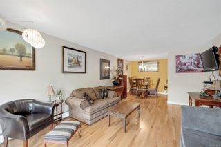 Photo 3: 232 964 Heywood Ave in Victoria: Vi Fairfield West Condo for sale : MLS®# 914536