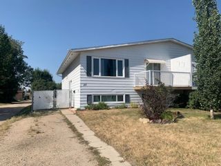 Photo 1: 22 Nyberg Avenue: Red Deer Semi Detached (Half Duplex) for sale : MLS®# A1254793
