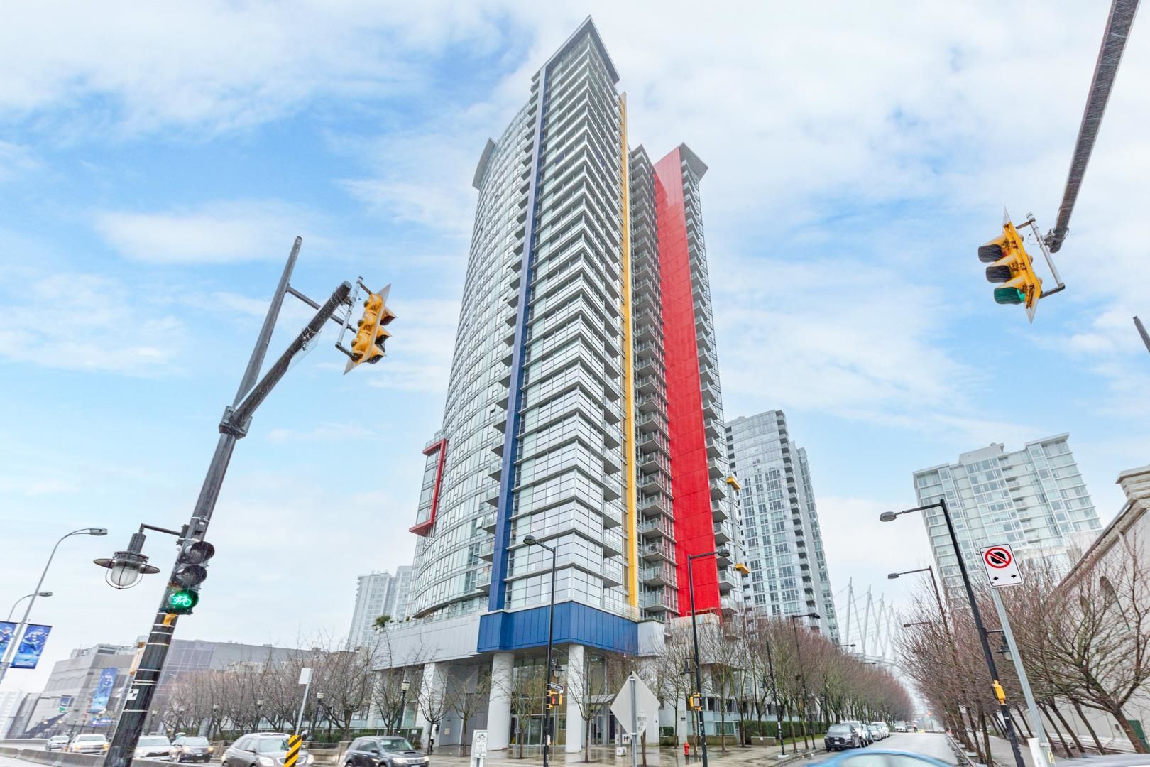Main Photo: 2908 602 CITADEL Parade in Vancouver: Downtown VW Condo for sale in "SPECTRUM" (Vancouver West)  : MLS®# R2845003