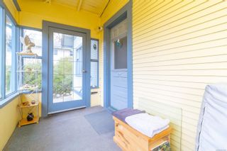 Photo 4: 2595 Cook St in Victoria: Vi Oaklands House for sale : MLS®# 933824