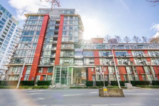 Photo 1: 616 38 W 1ST Avenue in Vancouver: False Creek Condo for sale in "THE ONE" (Vancouver West)  : MLS®# R2758493