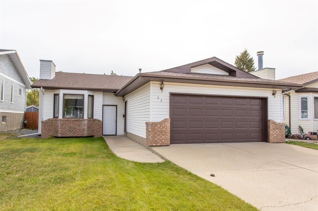 Main Photo: 41 Gilbert Crescent: Red Deer Detached for sale : MLS®# A1223764