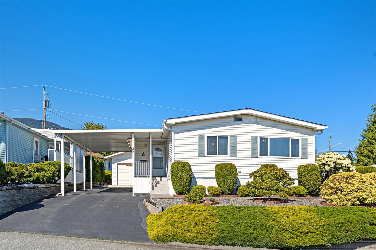 Main Photo: 47 2301 Arbot Rd in Nanaimo: Na South Jingle Pot Manufactured Home for sale : MLS®# 941213