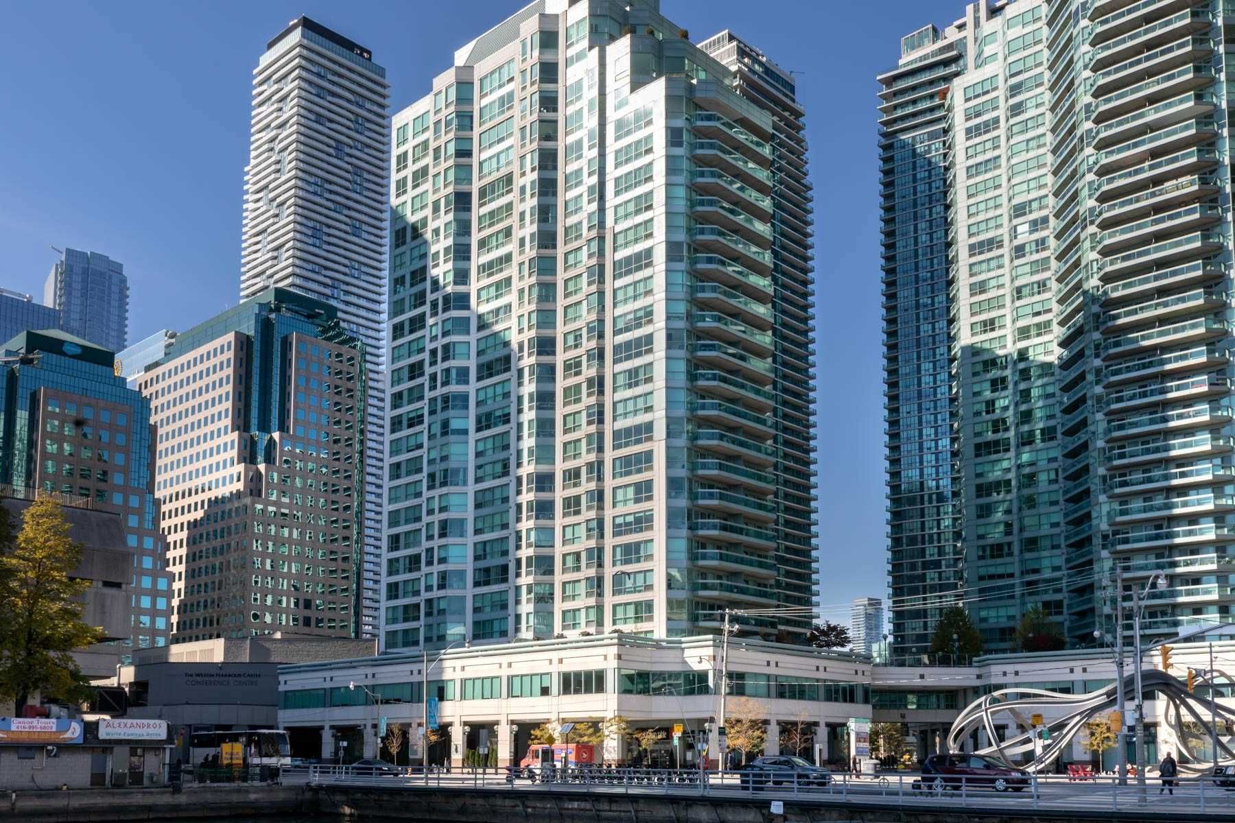 Main Photo: 712 10 W Queens Quay in Toronto: Waterfront Communities C1 Condo for sale (Toronto C01)  : MLS®# C5638956