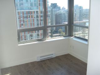 Photo 9: 2207 1308 HORNBY STREET in Vancouver: Downtown VW Condo for sale (Vancouver West)  : MLS®# R2109825