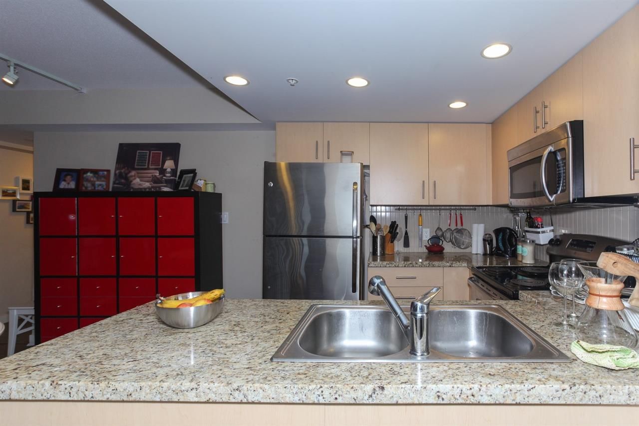 Photo 12: Photos: 411 200 KEARY Street in New Westminster: Sapperton Condo for sale in "ANVIL" : MLS®# R2227223