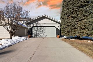 Photo 2: 688 Sunmills Drive SE in Calgary: Sundance Detached for sale : MLS®# A2035971