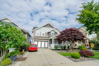 Photo 1: 8348 209A Street in Langley: Willoughby Heights House for sale in "Lakeside at Yorkson" : MLS®# R2469177