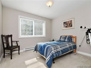 Photo 8: 464 W Viaduct Ave in VICTORIA: SW Prospect Lake House for sale (Saanich West)  : MLS®# 634992