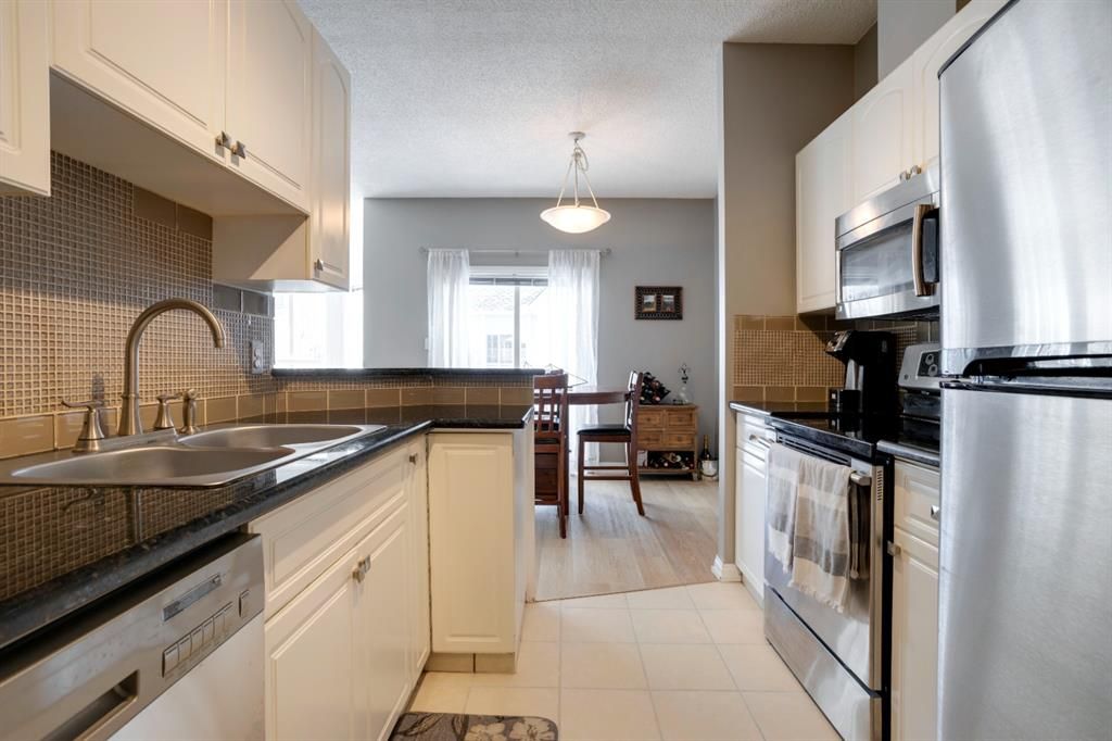 Main Photo: 302 42 6A Street NE in Calgary: Bridgeland/Riverside Apartment for sale : MLS®# A1192149