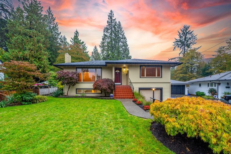 FEATURED LISTING: 2870 THORNCLIFFE Drive North Vancouver