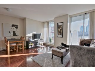 Photo 3: 709 1212 HOWE Street in Vancouver: Downtown VW Condo for sale (Vancouver West)  : MLS®# V1044810