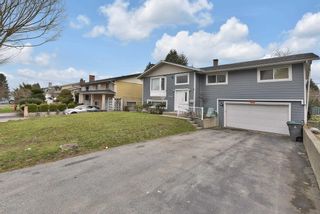 Photo 3: 10988 SWAN Crescent in Surrey: Bolivar Heights House for sale (North Surrey)  : MLS®# R2644916