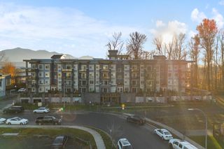Photo 2: 407 45562 AIRPORT Road in Chilliwack: Chilliwack Proper South Condo for sale : MLS®# R2835564