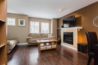 Photo 2: 89 12711 64 Avenue in Surrey: West Newton Townhouse for sale in "Pallette On The Park" : MLS®# R2216923