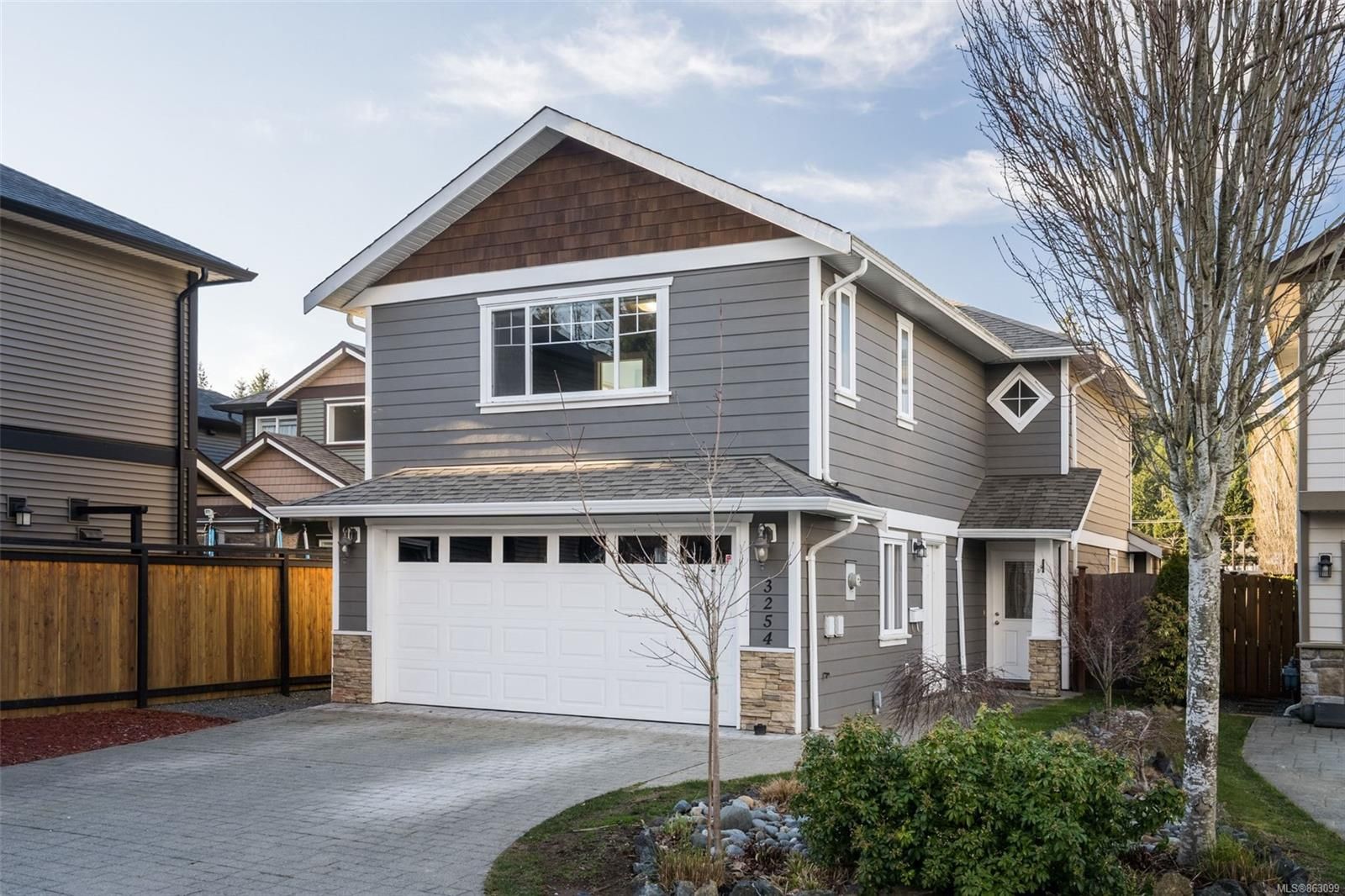 Main Photo: 3254 Walfred Pl in Langford: La Walfred House for sale : MLS®# 863099