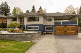 Photo 1: 1540 MARINE Crescent in Coquitlam: Harbour Place House for sale : MLS®# R2748303