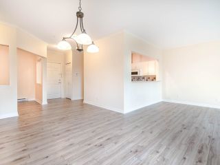 Photo 19: 404 15323 17A Avenue in Surrey: King George Corridor Condo for sale in "SEMIAMOO PLACE" (South Surrey White Rock)  : MLS®# R2822142