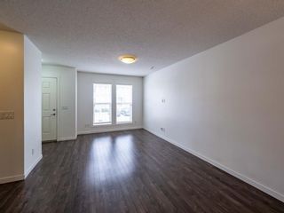 Photo 3: 544 Mckenzie Towne Close SE in Calgary: McKenzie Towne Row/Townhouse for sale : MLS®# A1128660