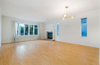 Photo 2: 2947 E 4TH Avenue in Vancouver: Renfrew VE House for sale (Vancouver East)  : MLS®# R2739944