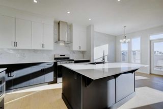 Photo 8: 118 Amblehurst Way NW in Calgary: C-527 Detached for sale : MLS®# A2098100