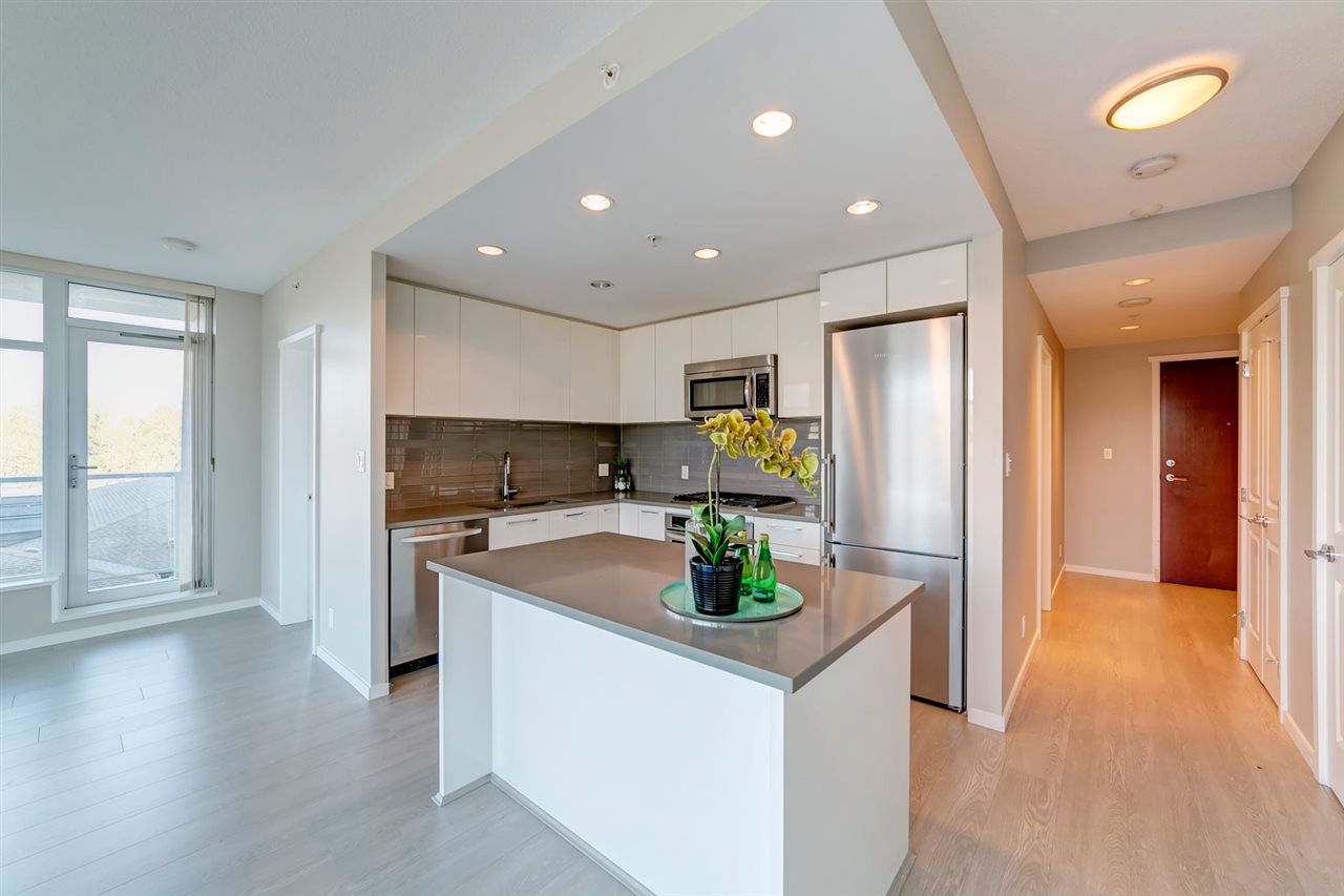 Main Photo: 707 3102 WINDSOR Gate in Coquitlam: New Horizons Condo for sale in "Celadon by Polygon" : MLS®# R2569085