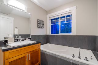 Photo 10: 782 ST. GEORGES Avenue in North Vancouver: Central Lonsdale Townhouse for sale in "St. Georges Row" : MLS®# R2409256