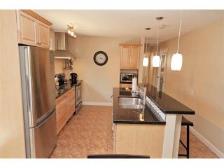 Photo 5: 1324 MAPLEGLADE Crescent SE in CALGARY: Maple Ridge Residential Detached Single Family for sale (Calgary)  : MLS®# C3515436