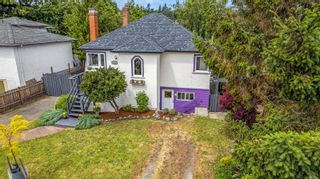 Photo 3: 1106 Lyall St in Esquimalt: Es Saxe Point House for sale : MLS®# 908183