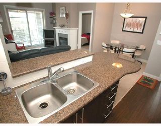 Photo 9: 406 2478 SHAUGHNESSY Street in Port_Coquitlam: Central Pt Coquitlam Condo for sale in "SHAUGHNESSY EAST" (Port Coquitlam)  : MLS®# V699540