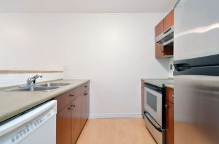 Photo 5: 101 888 W 13TH Avenue in Vancouver: Fairview VW Condo for sale in "THE CASABLANCA" (Vancouver West)  : MLS®# R2000477