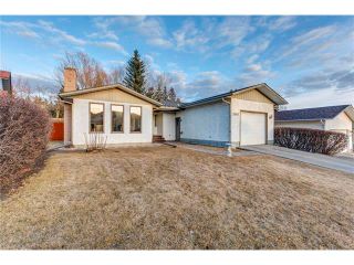 Photo 1: 5844 DALCASTLE Crescent NW in Calgary: Dalhousie House for sale : MLS®# C4053124