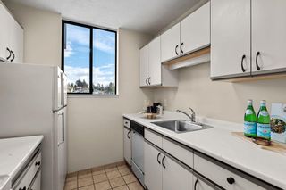 Photo 12: 406 555 13TH Street in West Vancouver: Ambleside Condo for sale in "Parkview Tower" : MLS®# R2872073