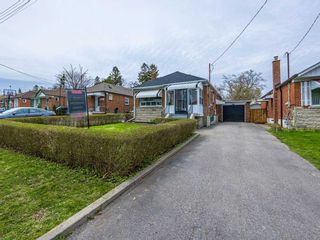 Photo 2: 20 Porter Crescent in Toronto: Dorset Park House (Bungalow) for lease (Toronto E04)  : MLS®# E5646231