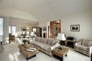 Photo 17: 140 WOODACRES Drive SW in Calgary: Woodbine Detached for sale : MLS®# A1024831