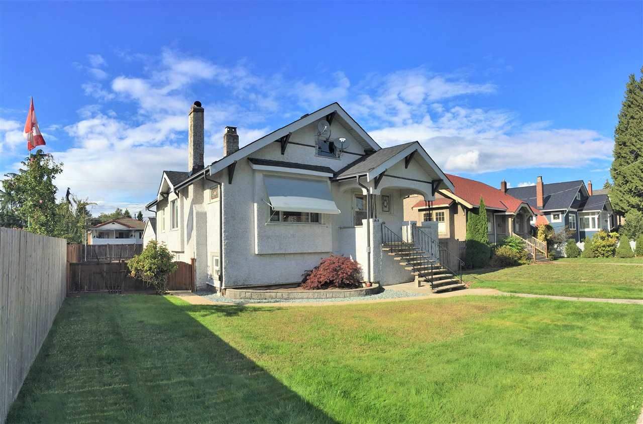 Main Photo: 1019 LONDON Street in New Westminster: Moody Park House for sale : MLS®# R2208960