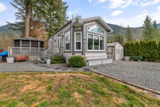 Photo 1: 11 28775 TRANS CANADA Highway in Yale: Yale – Dogwood Valley Manufactured Home for sale (Fraser Canyon)  : MLS®# R2852572