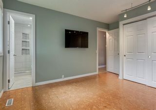 Photo 17: 943 Parkwood Way SE in Calgary: Parkland Detached for sale : MLS®# A1234711