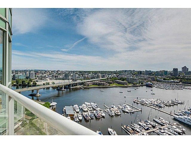 Main Photo: 2302 1077 MARINASIDE Crescent in Vancouver: Yaletown Condo for sale in "MARINASIDE RESORT" (Vancouver West)  : MLS®# V1066031
