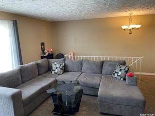Photo 2: 3531-3533 Fairlight Drive in Saskatoon: Fairhaven Residential for sale : MLS®# SK929732