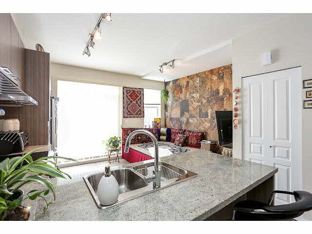 Photo 5: Photos: 23 1338 HAMES Crescent in Coquitlam: Burke Mountain Townhouse for sale in "FARRINGTON" : MLS®# V1107245