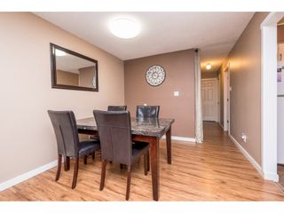 Photo 7: 10531 HOLLY PARK Lane in Surrey: Guildford Townhouse for sale in "HOLLY PARK LANE" (North Surrey)  : MLS®# R2147163