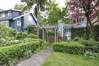Photo 1: 2626 W 2ND Avenue in Vancouver: Kitsilano 1/2 Duplex for sale (Vancouver West)  : MLS®# R2377448