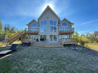 Photo 2: 266 Shoreline Road in Cranberry Portage: R44 Residential for sale (R44 - Flin Flon and Area)  : MLS®# 202325824