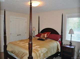 Photo 12: 5173 Lochside Dr in VICTORIA: SE Cordova Bay House for sale (Saanich East)  : MLS®# 759445